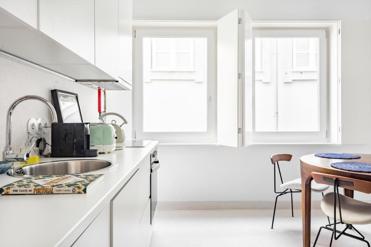 Decompress At A Tranquil, Minimal Urban Oasis With An Edge Apartment Porto Exterior photo